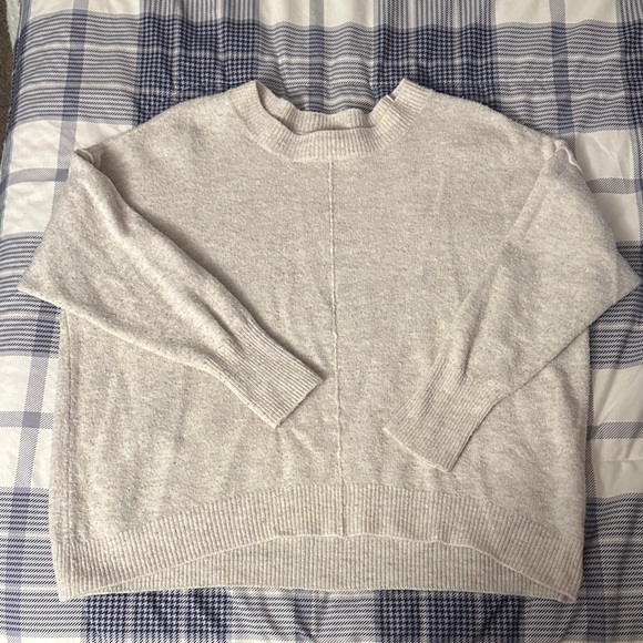 Vince Camuto Men's Light Gray Crewneck Sweater - Picture 1 of 2